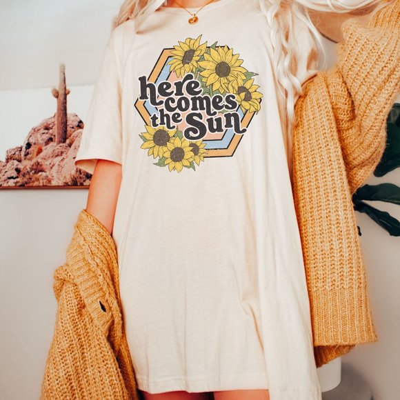 Here Comes The Sun Retro Boho T-shirt - Picture 2 of 5